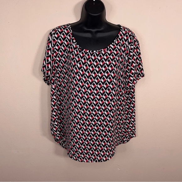 Petite XL Simply Styled Geometric Print Blouse Short Sleeve Red Black White - Picture 5 of 14